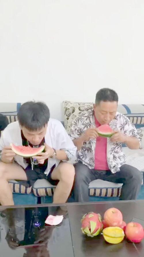 爸爸吃瓜大赛视频,欢乐盛宴，谁将笑到最后？