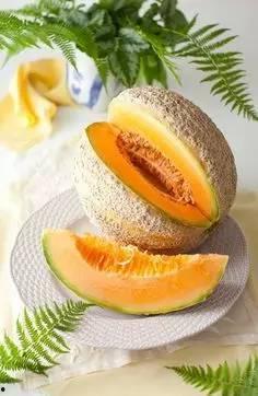 吃木瓜可以吃哈密瓜吗,同食可否共享美味？