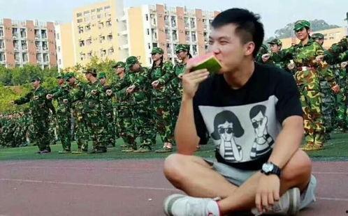 学长和学姐吃瓜