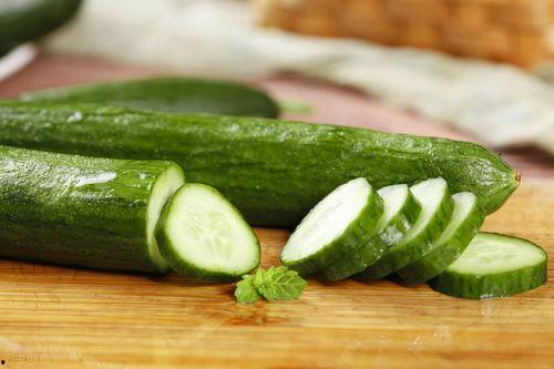 小瓜适合什么季节吃,夏季餐桌上的清凉佳品